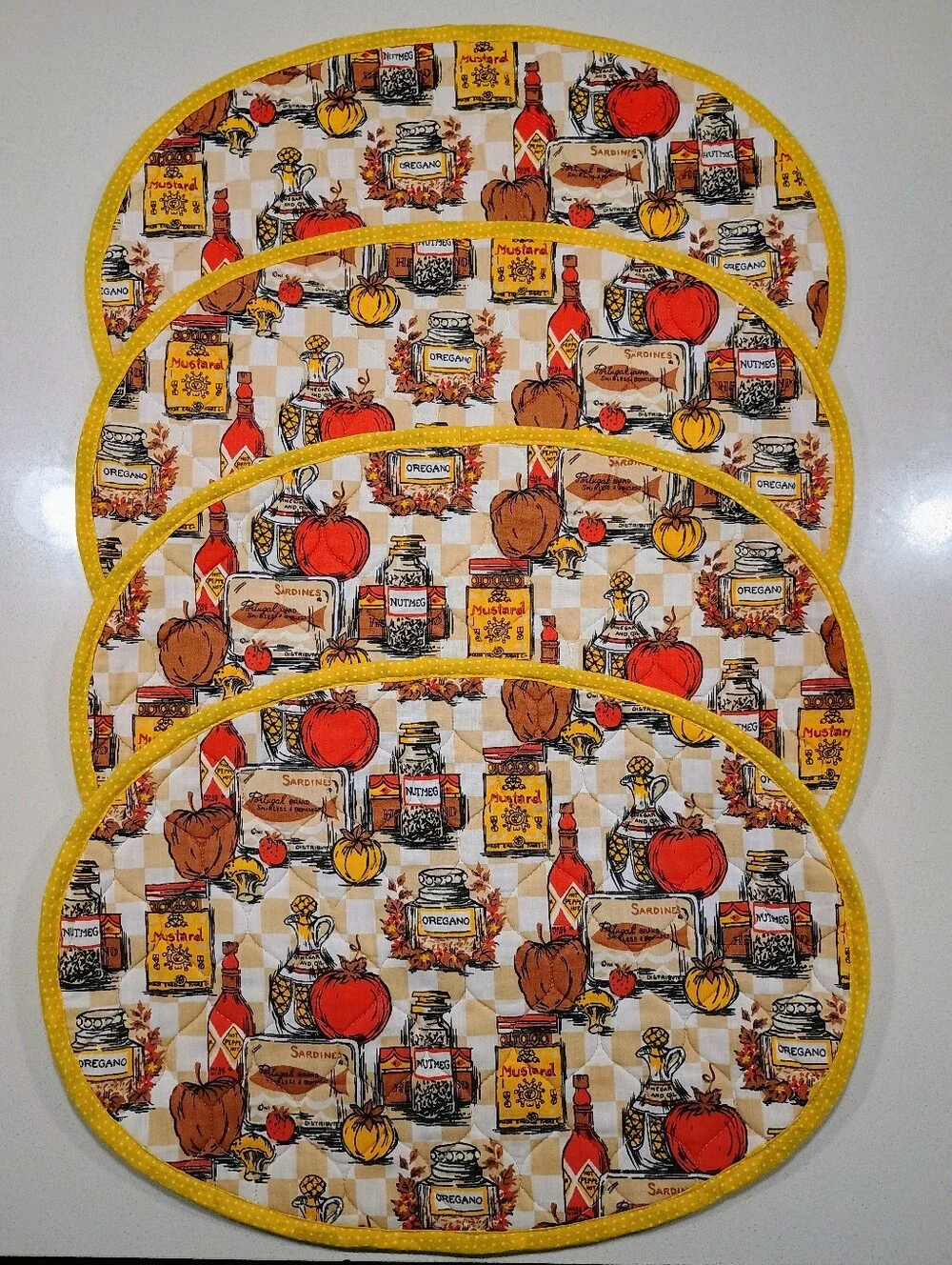Vintage Retro Quilted Kitchen Herb Spice Yellow Polka Dot Placemats Set 4
